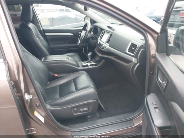 5TDKZRFH6JS248476 Toyota 2gr-fks