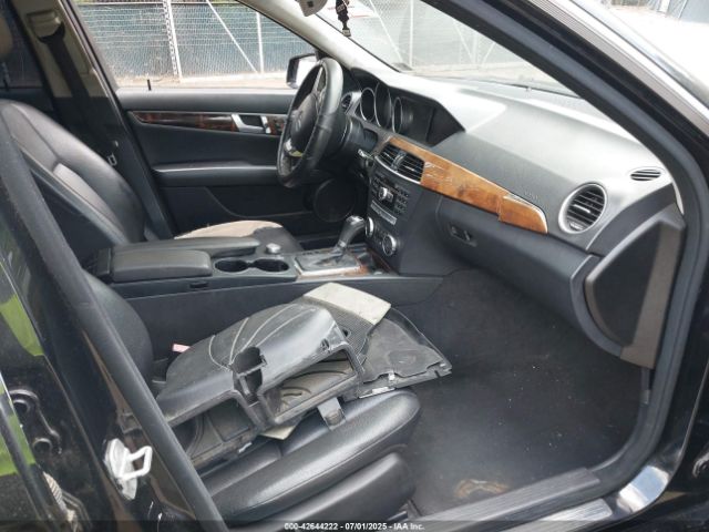 2012 MERCEDES-BENZ C 300 WDDGF8BB7CA643833 Photo 4