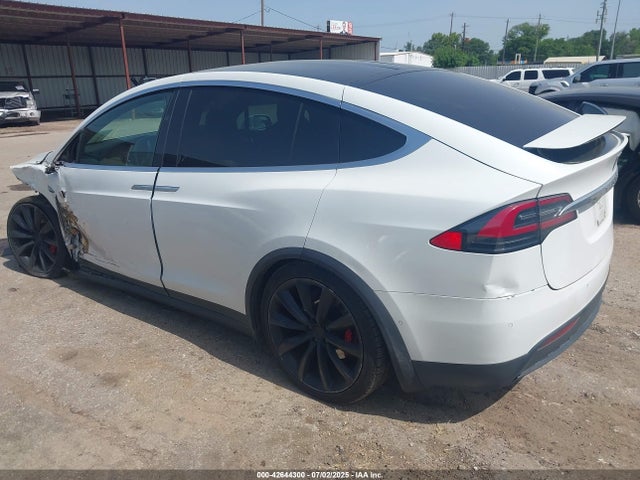 2019 TESLA MODEL X 5YJXCBE46KF187777 Photo 2