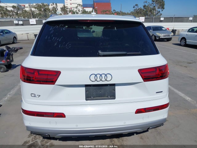 Audi 2.0t 2018 WA1LHAF77JD027166 Image 16