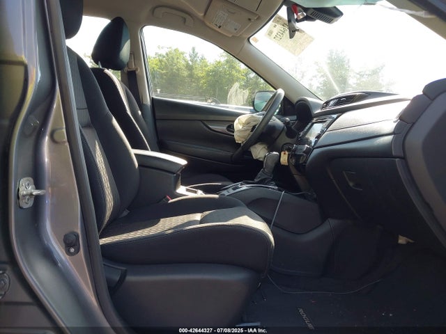 JN8AT2MV0KW385738 Nissan Rogue
