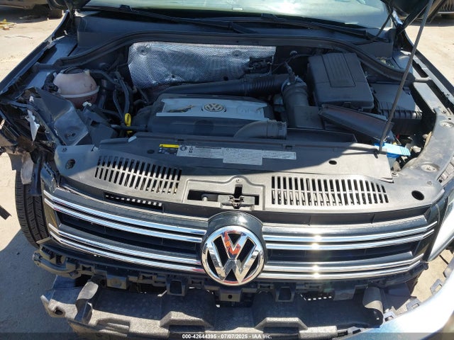 WVGAV7AX8FW595806 Volkswagen Tiguan