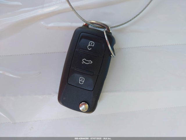 WVGAV7AX8FW595806 Volkswagen Tiguan