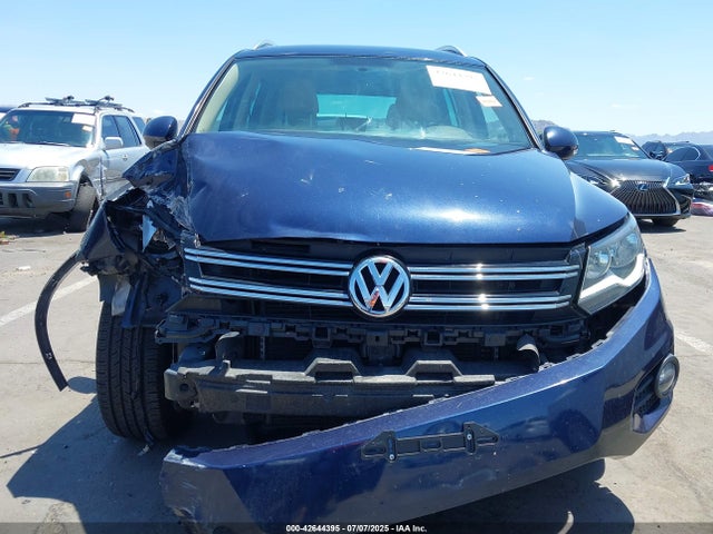 WVGAV7AX8FW595806 Volkswagen Tiguan