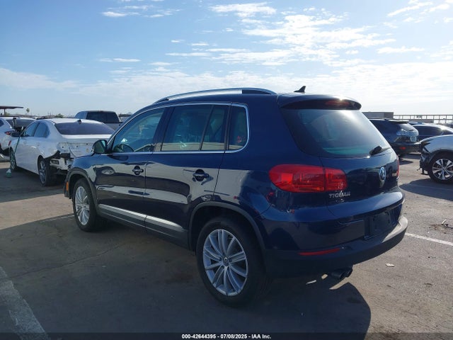 WVGAV7AX8FW595806 Volkswagen Tiguan