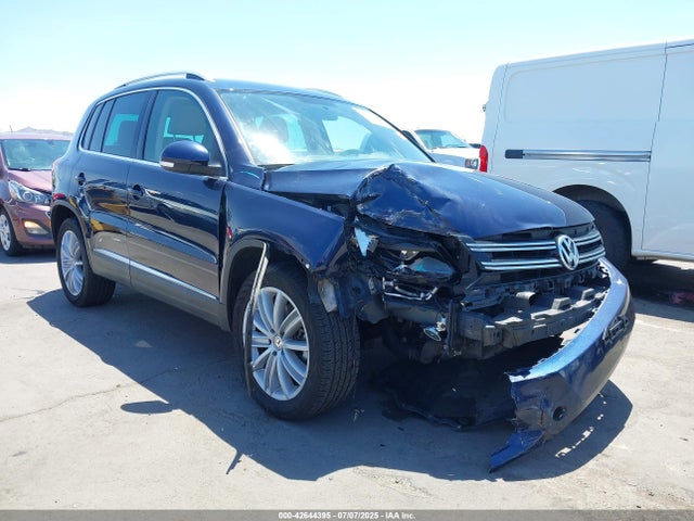 WVGAV7AX8FW595806 Volkswagen Tiguan