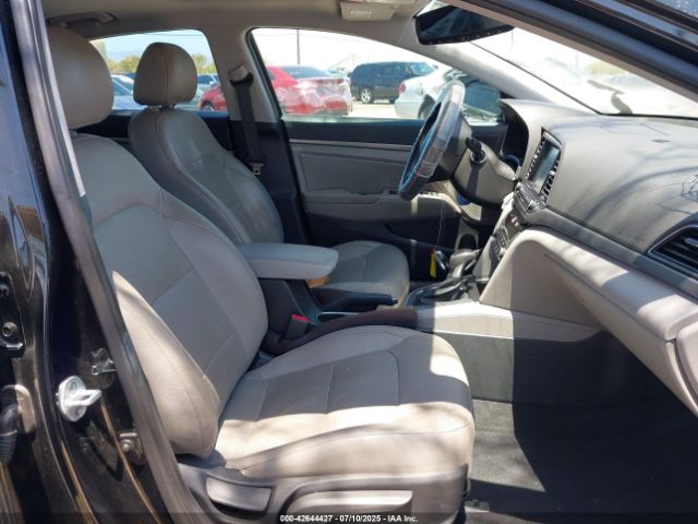 2017 HYUNDAI ELANTRA 5NPD84LF3HH064906 Photo 4