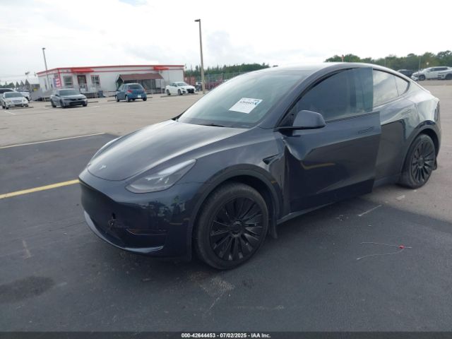 2024 TESLA MODEL Y 7SAYGDED3RF041788 Photo 1