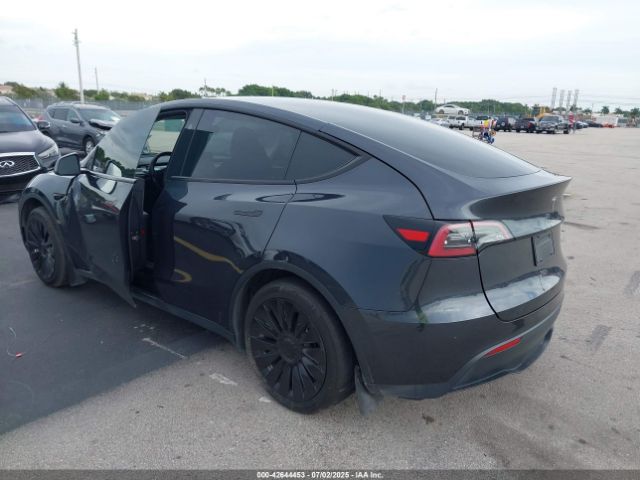 2024 TESLA MODEL Y 7SAYGDED3RF041788 Photo 2