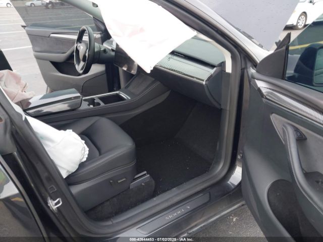 2024 TESLA MODEL Y 7SAYGDED3RF041788 Photo 4