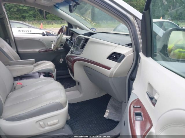 2011 TOYOTA SIENNA 5TDYK3DC2BS166913 Photo 4