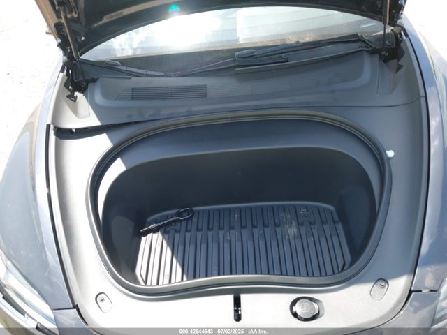 2025 TESLA MODEL 3 5YJ3E1EB0SF995723 Photo 9