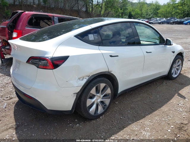 2021 TESLA MODEL Y 5YJYGDEDXMF109655 Photo 3