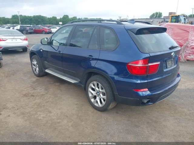2011 BMW X5 5UXZV4C50BL738078 Photo 2
