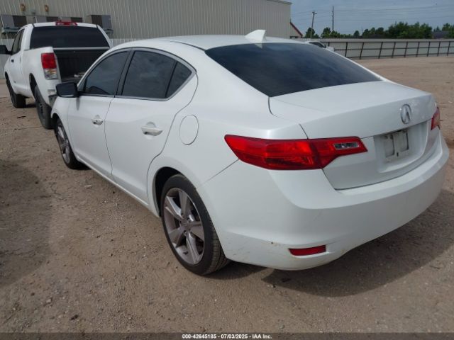 2013 ACURA ILX 19VDE1F5XDE017423 Photo 2