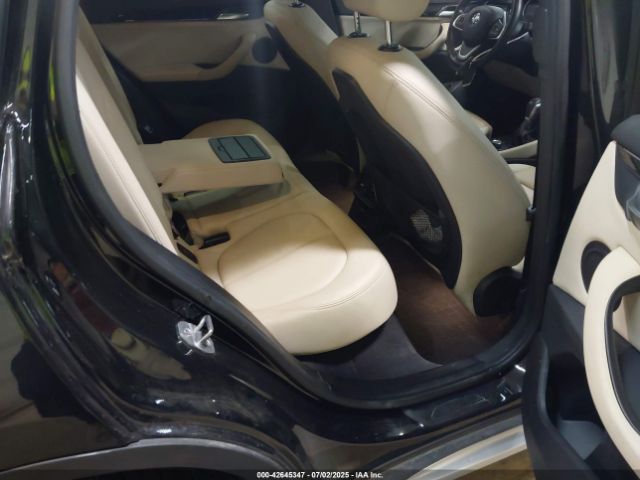 2018 BMW X1 WBXHT3C38J5L33068 Photo 7