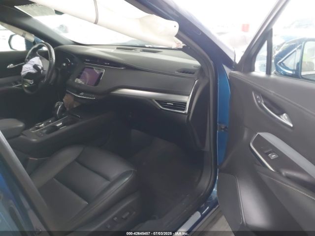 2019 CADILLAC XT4 1GYFZCR42KF196539 Photo 4