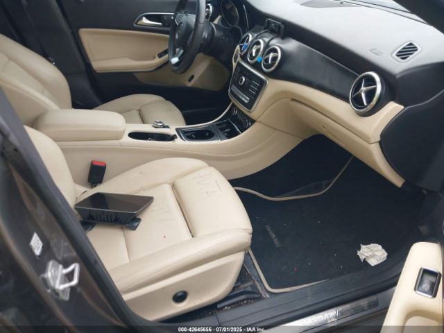 2018 MERCEDES-BENZ CLA 250 WDDSJ4GB3JN574171 Photo 4