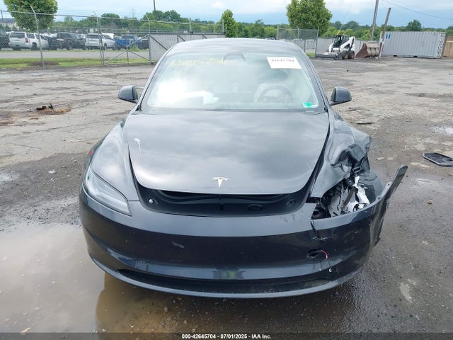 Tesla 2025 2025 5YJ3E1EA3SF032029 Image 11