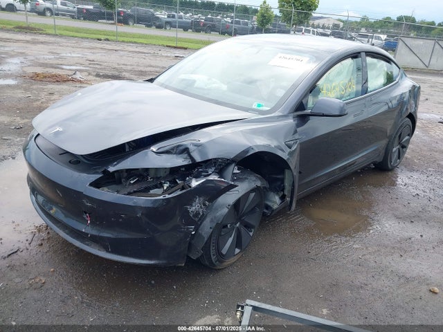 Tesla 2025 2025 5YJ3E1EA3SF032029 Image 2