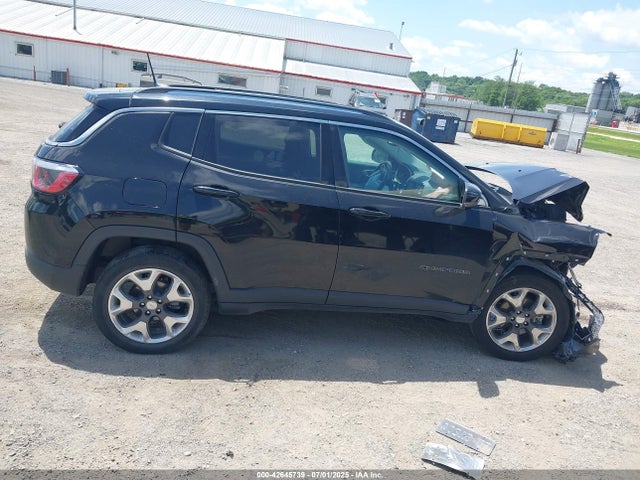 3C4NJDCB6JT437125 Jeep 2018