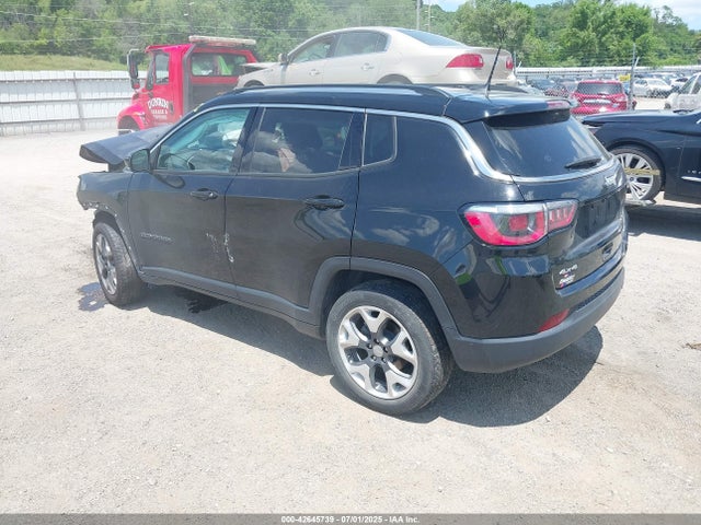 3C4NJDCB6JT437125 Jeep 2018
