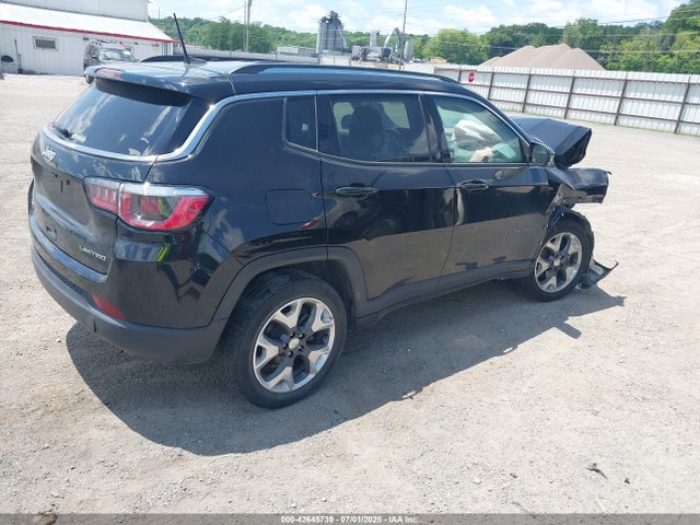 3C4NJDCB6JT437125 Jeep 2018