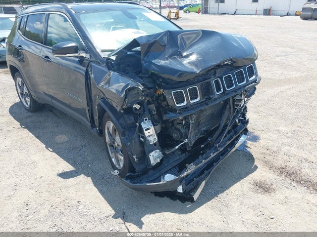 3C4NJDCB6JT437125 Jeep 2018