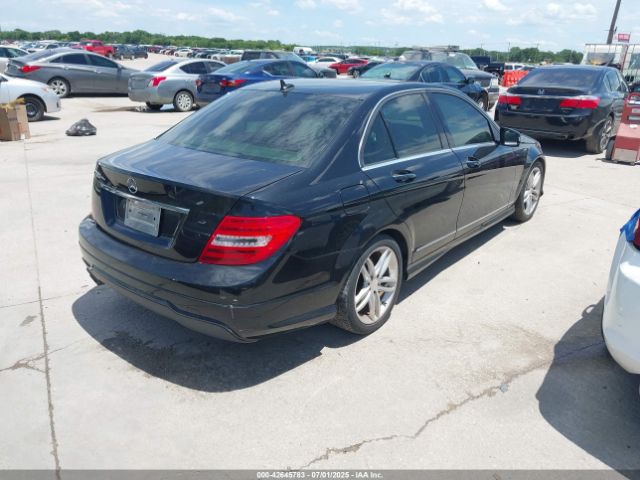 2013 MERCEDES-BENZ C 250 WDDGF4HB4DR256918 Photo 3