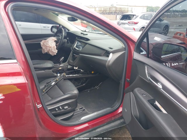 2017 CADILLAC XT5 1GYKNERS8HZ270638 Photo 4