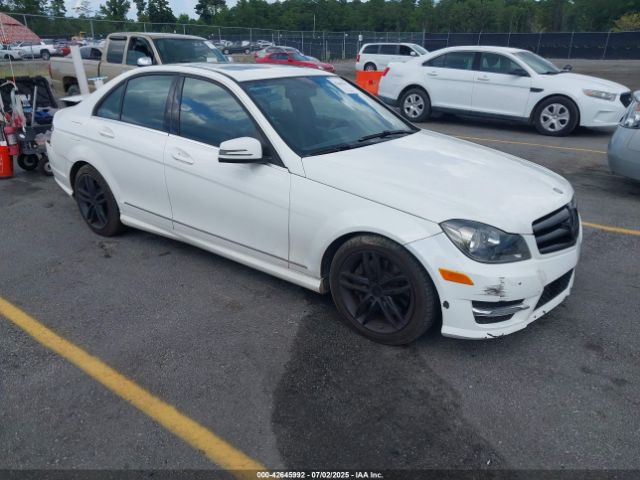 2013 MERCEDES-BENZ C 300 WDDGF8AB8DR287316