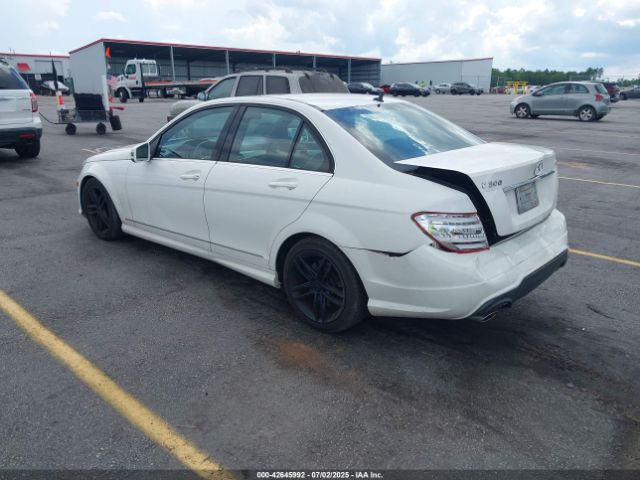 2013 MERCEDES-BENZ C 300 WDDGF8AB8DR287316 Photo 2