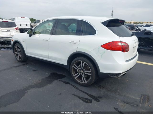 2013 PORSCHE CAYENNE HYBRID WP1AE2A23DLA14379 Photo 2