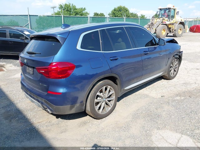 BMW X3 2019 5UXTR9C58KLP83745 Image 4