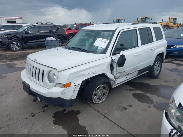 1C4NJPBA8GD715273 Jeep 2016