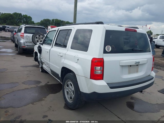 1C4NJPBA8GD715273 Jeep 2016