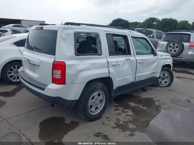 1C4NJPBA8GD715273 Jeep 2016