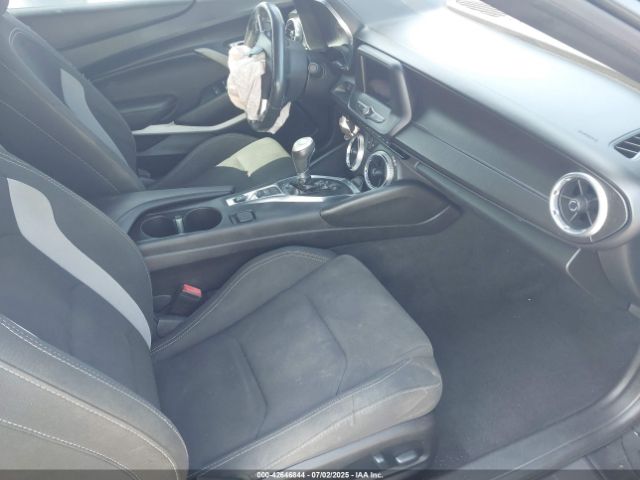 2019 CHEVROLET CAMARO 1G1FB3DS6K0134539 Photo 4