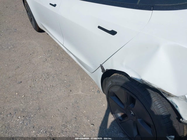 5YJ3E1EB1MF981445 Tesla MODEL 3