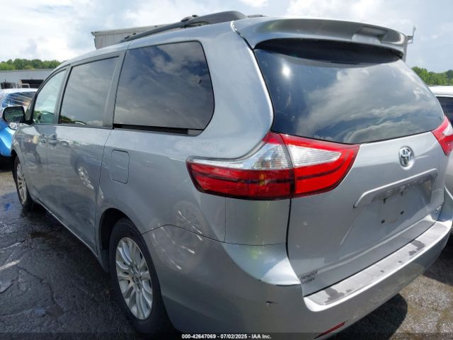 2015 TOYOTA SIENNA 5TDYK3DC6FS568763 Photo 2