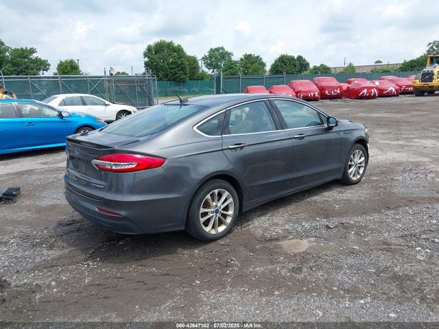 Ford 2019 2019 3FA6P0SUXKR158795 Image 4