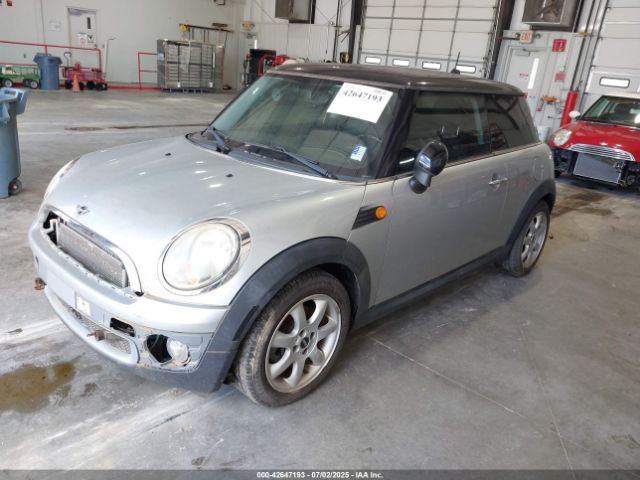 2010 MINI COOPER WMWMF3C59ATZ27469 Photo 1