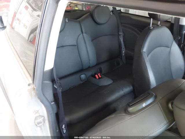 2010 MINI COOPER WMWMF3C59ATZ27469 Photo 7