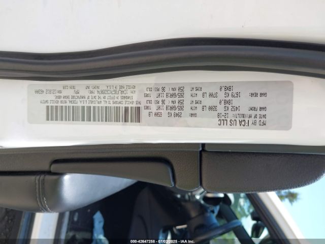 2019 JEEP GRAND CHEROKEE 1C4RJFBG7KC639074 Photo 8