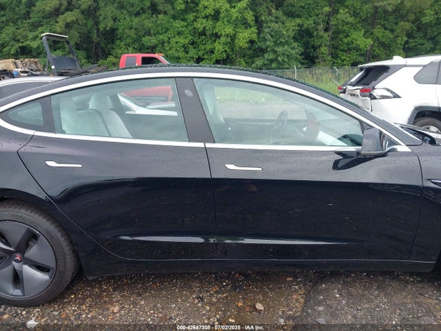 5YJ3E1EA2KF312086 Tesla 2019