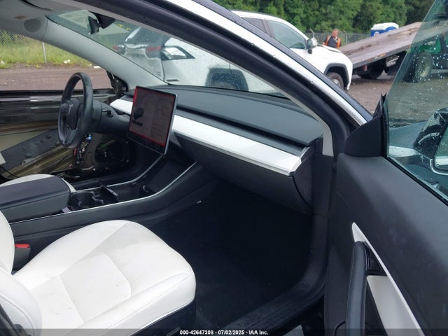 2019 TESLA MODEL 3 5YJ3E1EA2KF312086 Photo 4