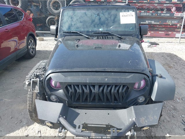 1C4BJWDG6EL116082 Jeep Wrangler Unlimited Sport