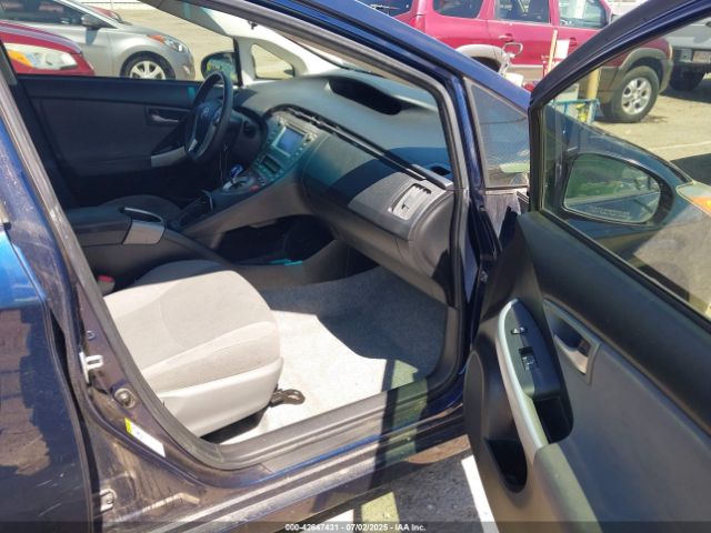 2014 TOYOTA PRIUS JTDKN3DU2E1749084 Photo 4