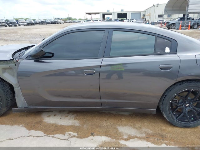 42647440 :رقم المزاد ، 2C3CDXCT6GH312639 vin ، 2016 Dodge Charger R/t مزاد بيع