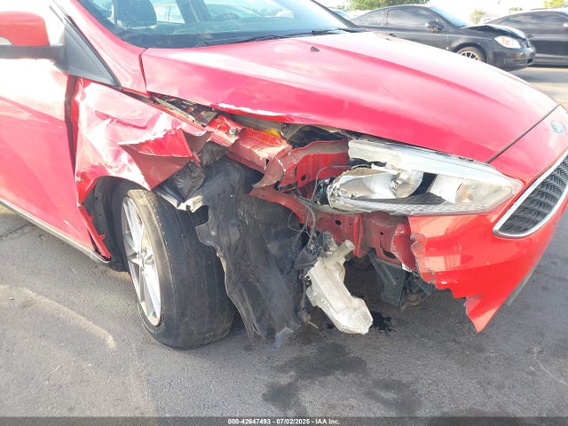 Ford 2015 2015 1FADP3K2XFL350987 Image 6